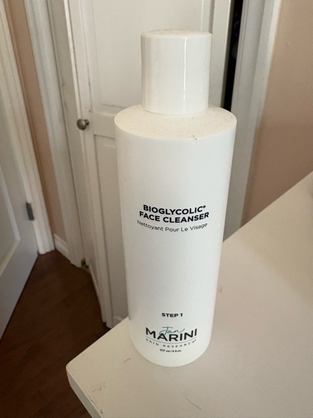 Jan Marini Bioglycolic Face Cleanser – White
